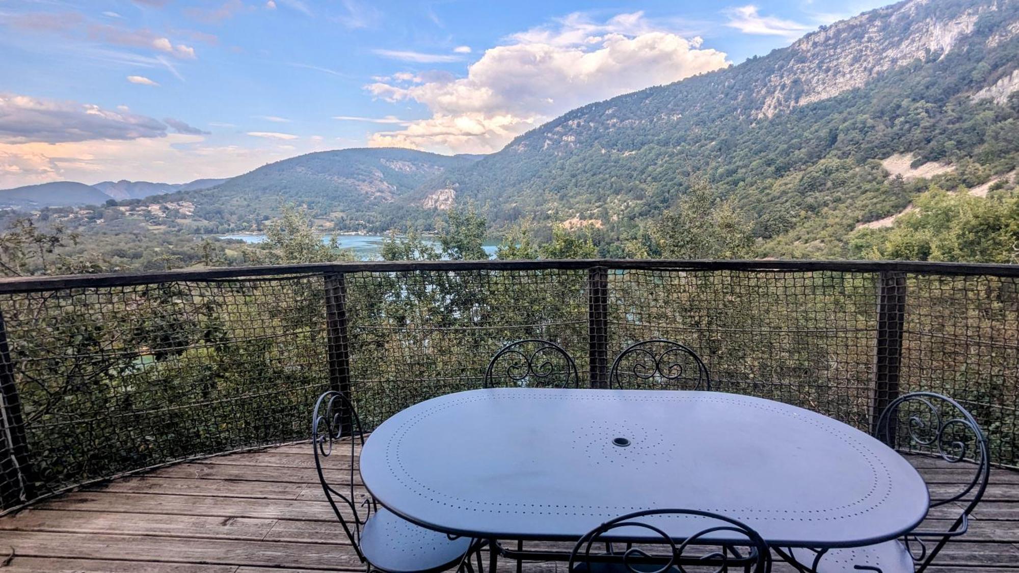 Cabanes Et Lodges Du Belvedere Serrieres-sur-Ain Luaran gambar