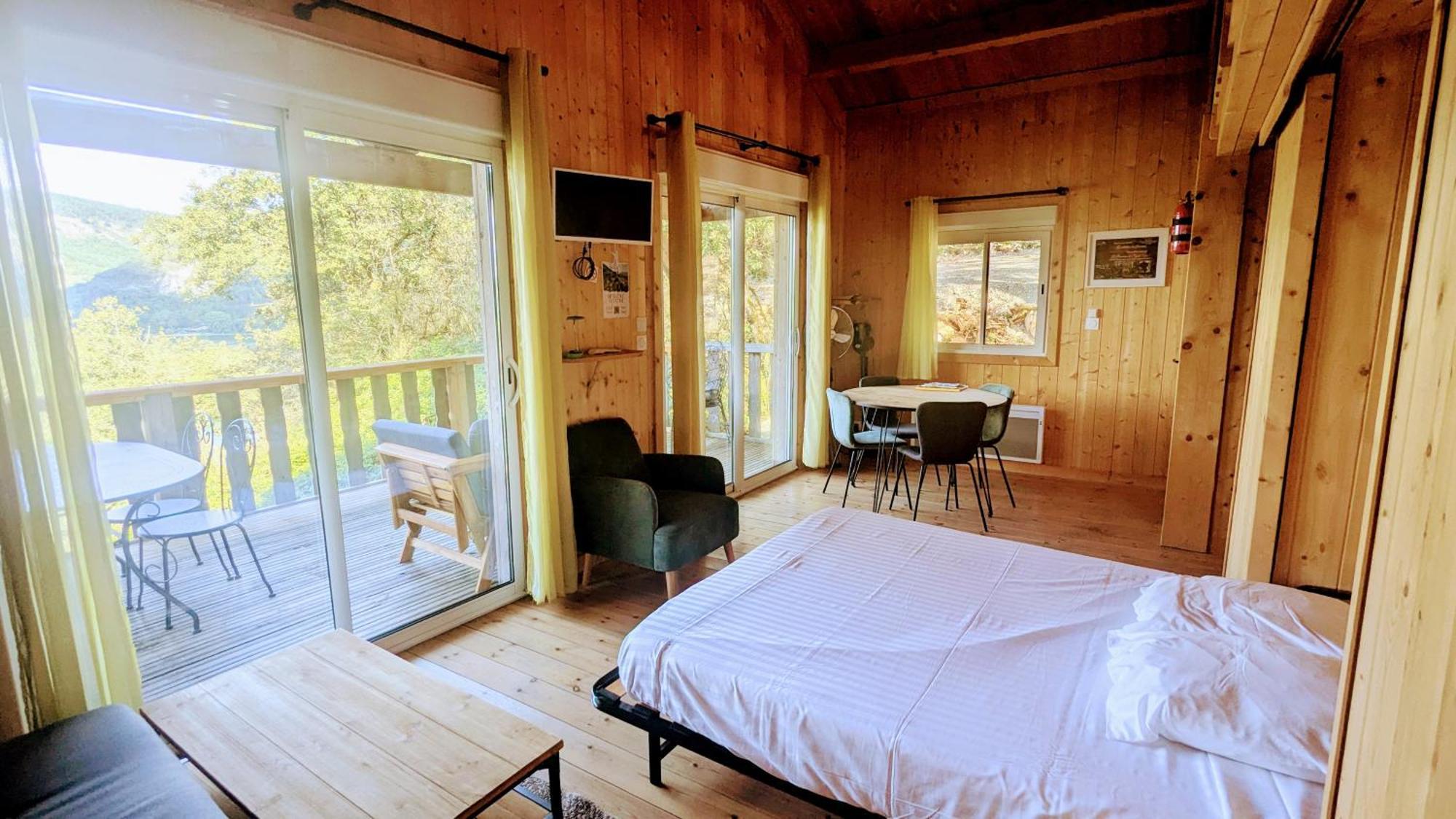 Cabanes Et Lodges Du Belvedere Serrieres-sur-Ain Luaran gambar
