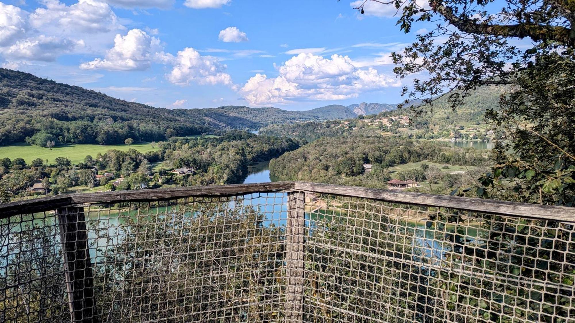 Cabanes Et Lodges Du Belvedere Serrieres-sur-Ain Luaran gambar