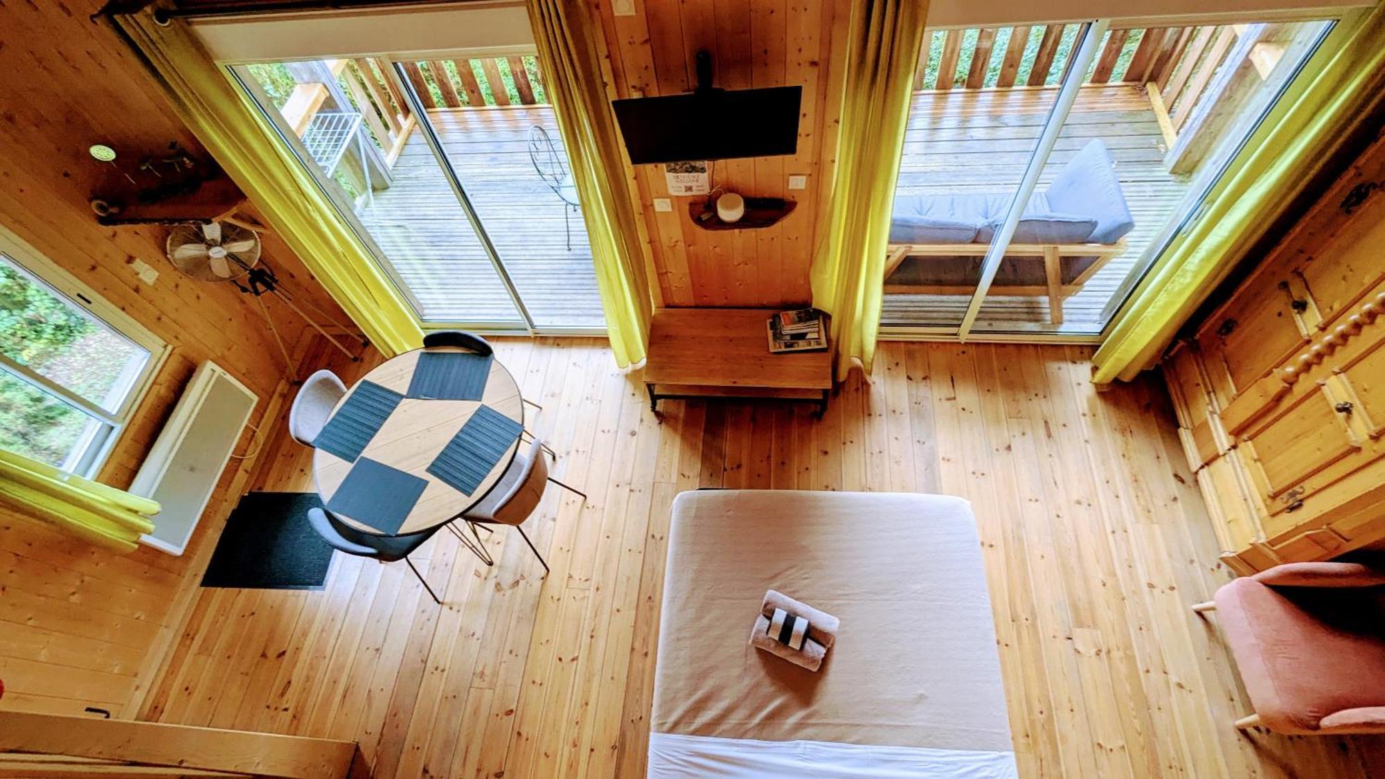 Cabanes Et Lodges Du Belvedere Serrieres-sur-Ain Luaran gambar