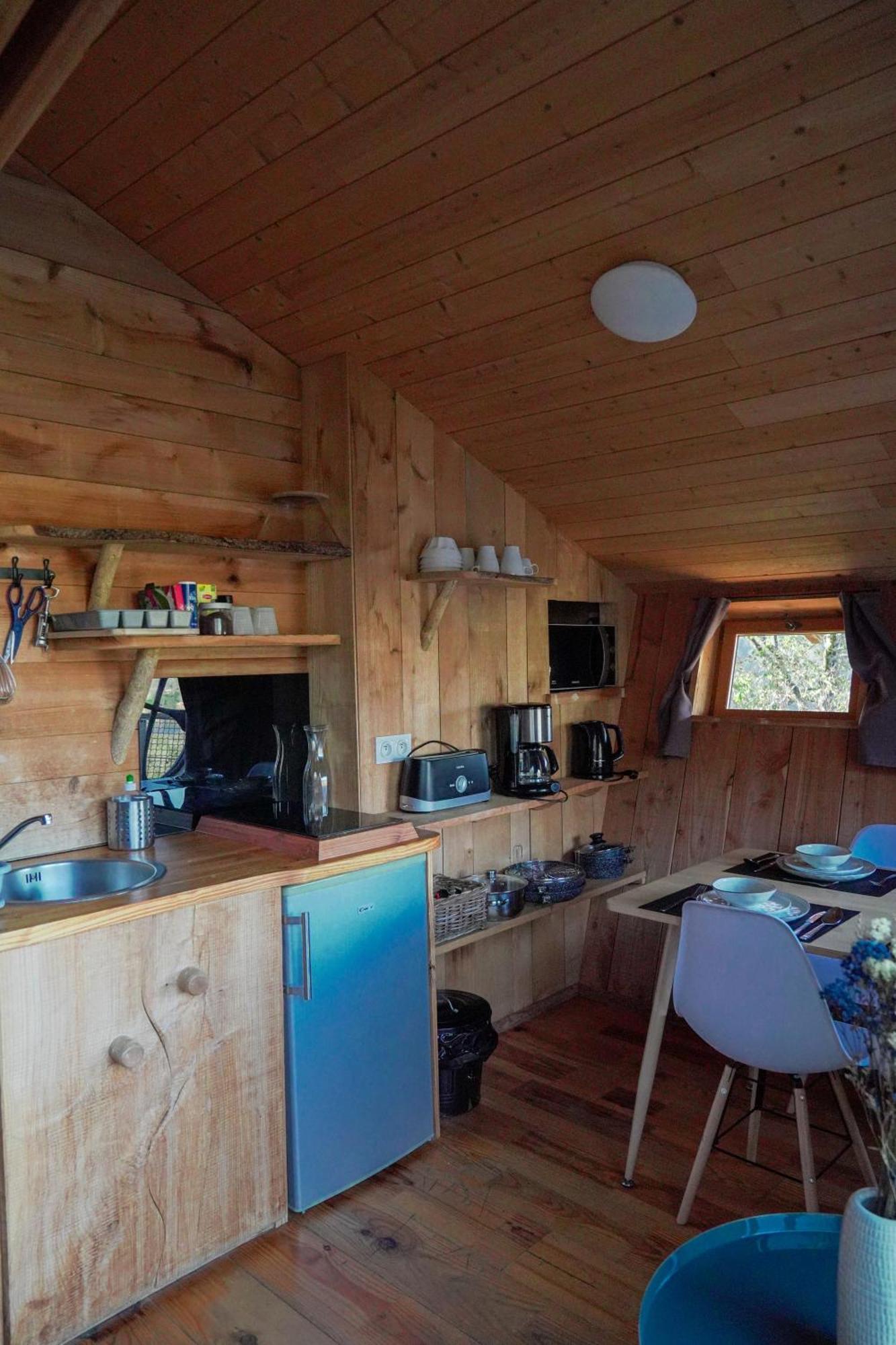 Cabanes Et Lodges Du Belvedere Serrieres-sur-Ain Luaran gambar