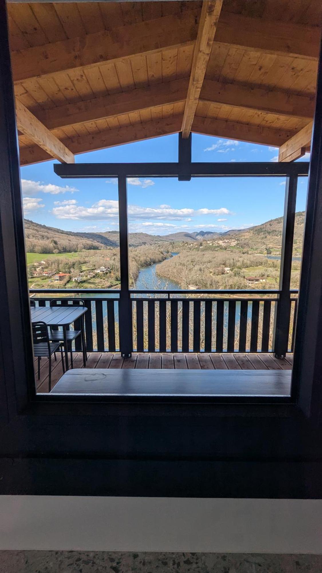 Cabanes Et Lodges Du Belvedere Serrieres-sur-Ain Luaran gambar