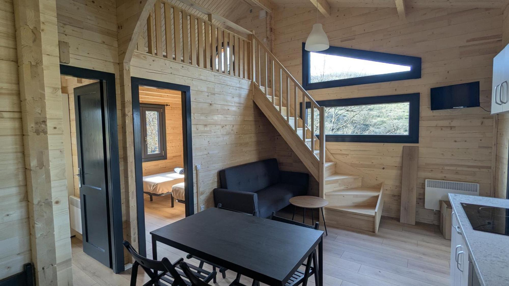 Cabanes Et Lodges Du Belvedere Serrieres-sur-Ain Luaran gambar