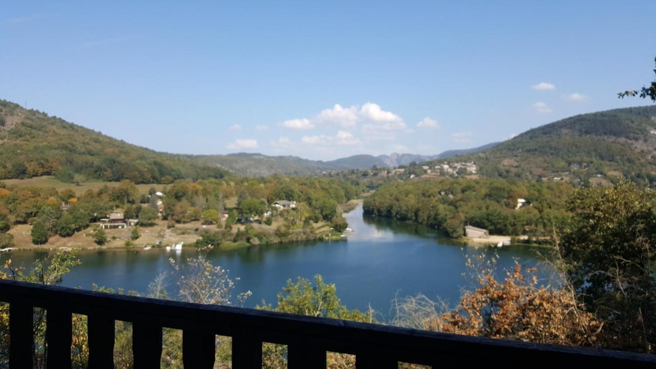 Cabanes Et Lodges Du Belvedere Serrieres-sur-Ain Luaran gambar